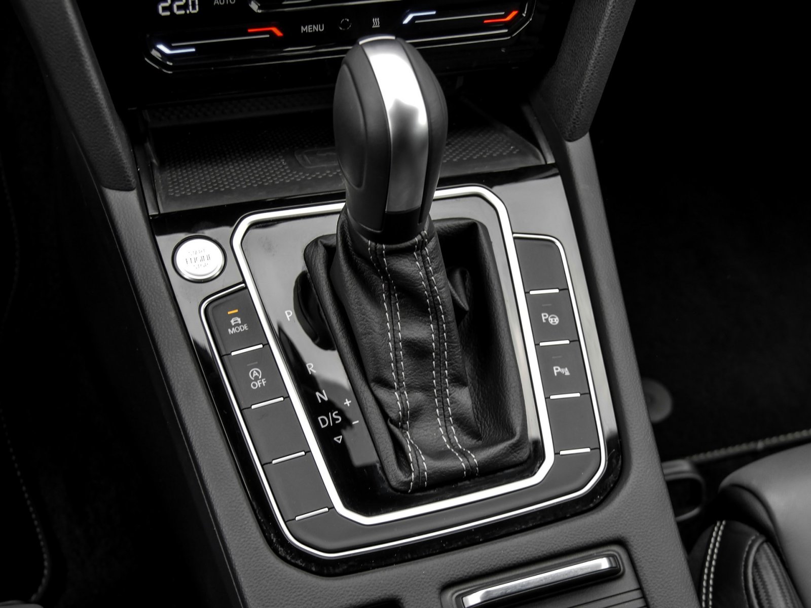 Volkswagen Passat Variant 2.0 R-LINE LEDER STANDHZ AHK LM19