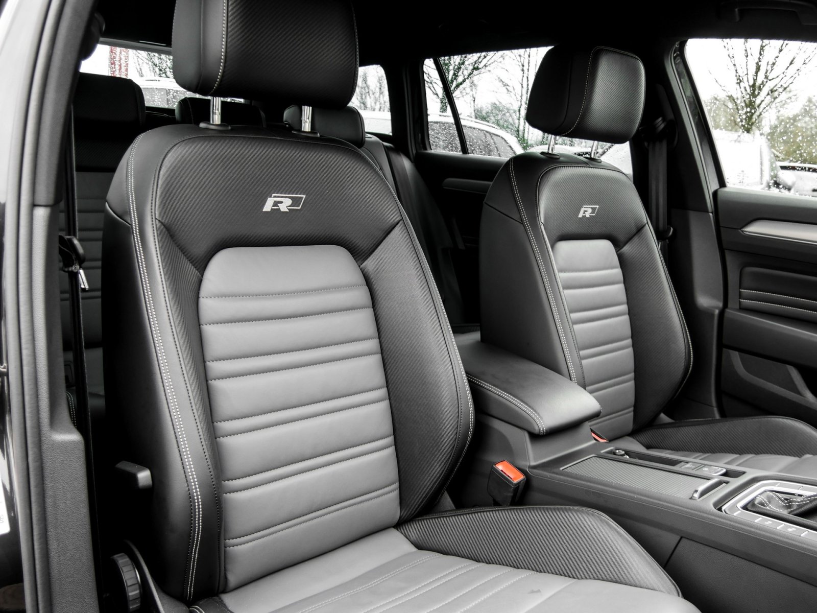 Volkswagen Passat Variant 2.0 R-LINE LEDER STANDHZ AHK LM19