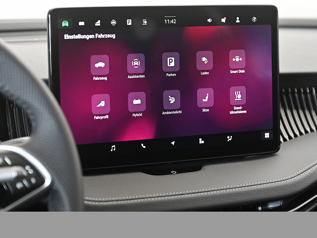 Skoda Superb Combi HYBRID SPORTLINE AHK eSITZE PANO
