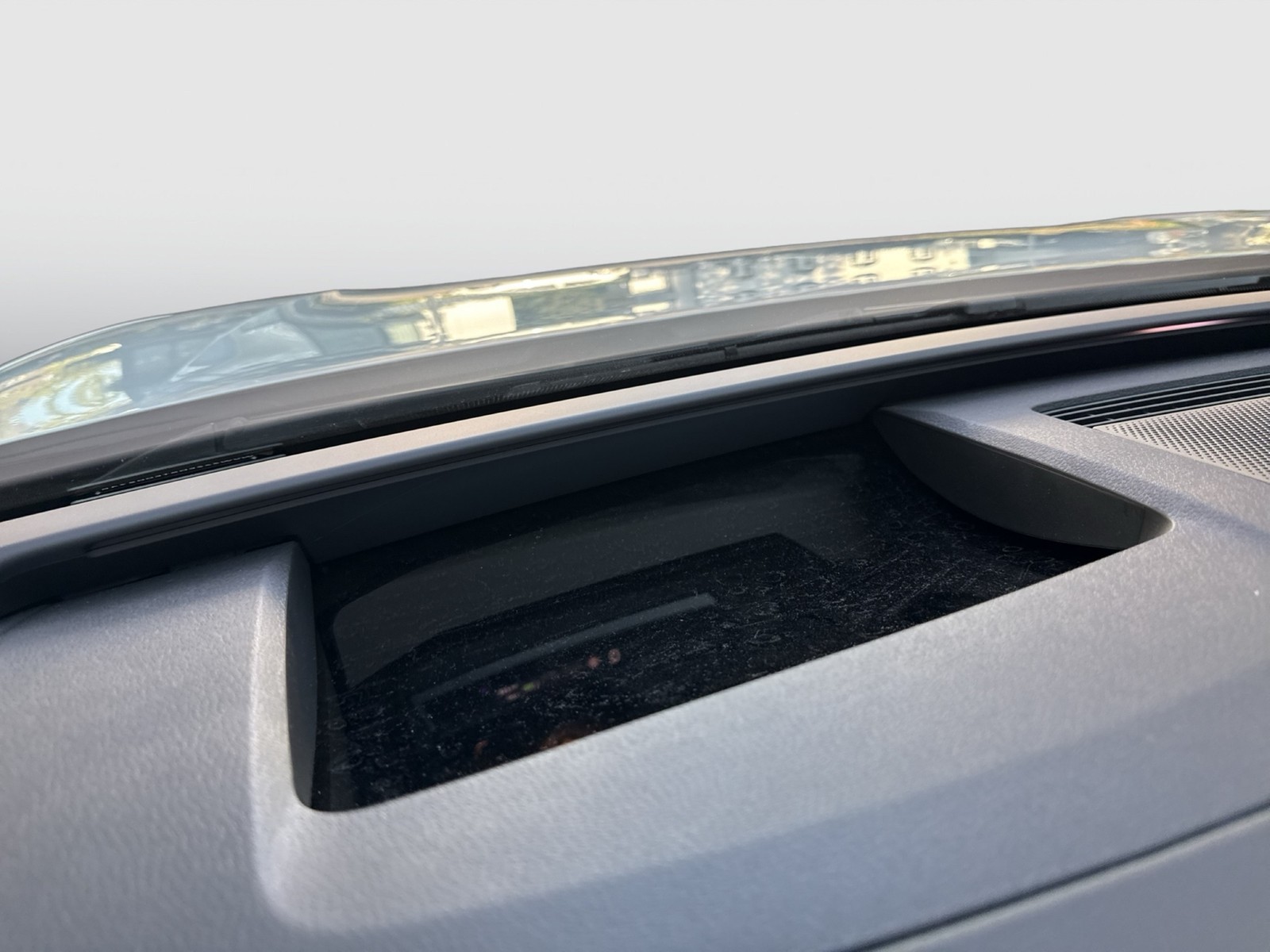Volkswagen ID.7 Tourer PRO WÄRMEPUMPE AHK 360°CAM ACC LM19