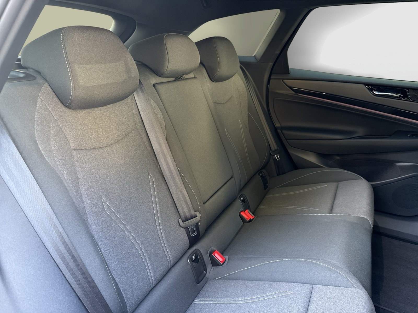 Volkswagen ID.7 Tourer PRO WÄRMEPUMPE AHK 360°CAM ACC LM19