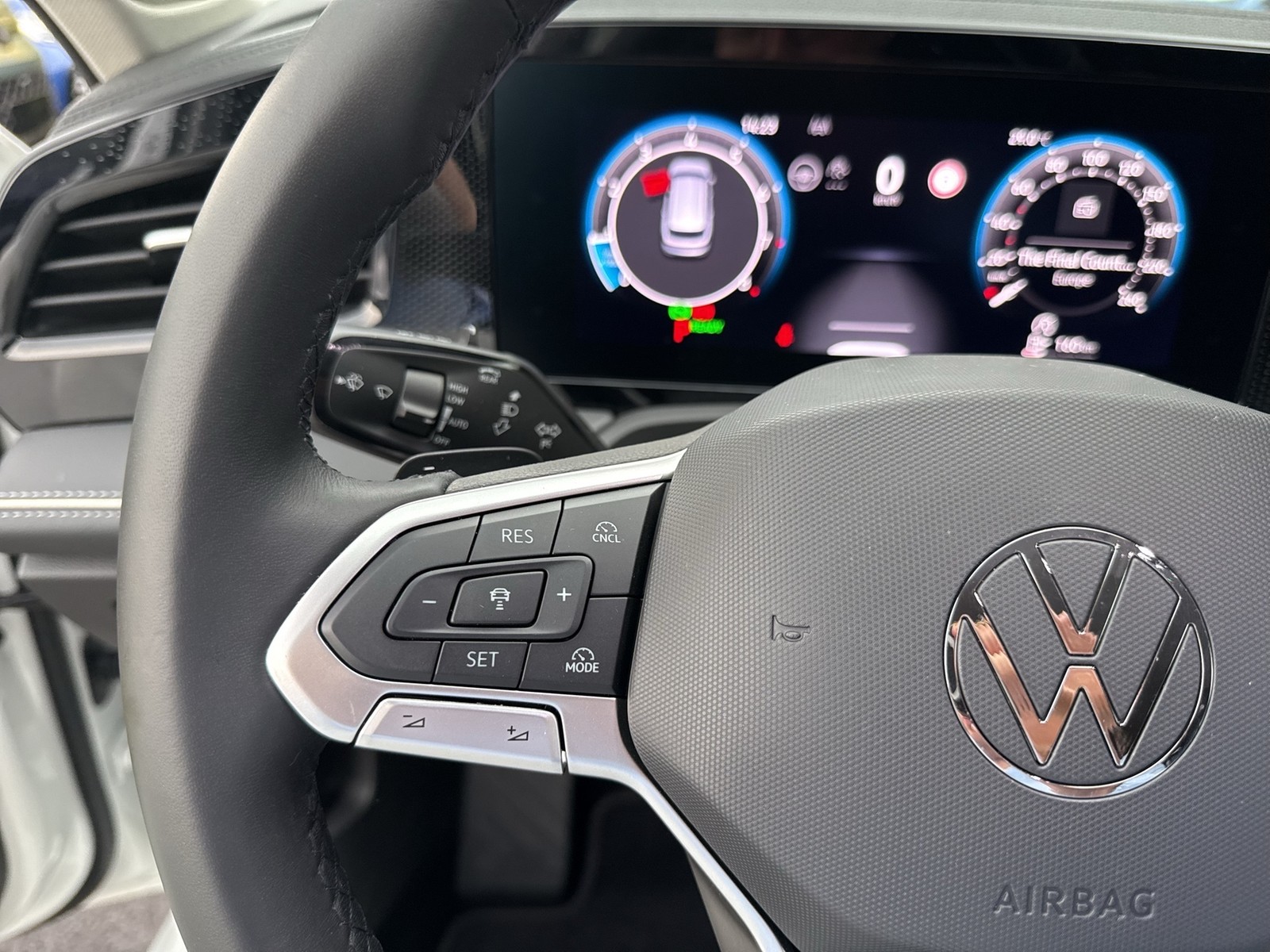 Volkswagen Passat Variant 1.5 eTSI BUSINESS AHK 360°CAM ACC