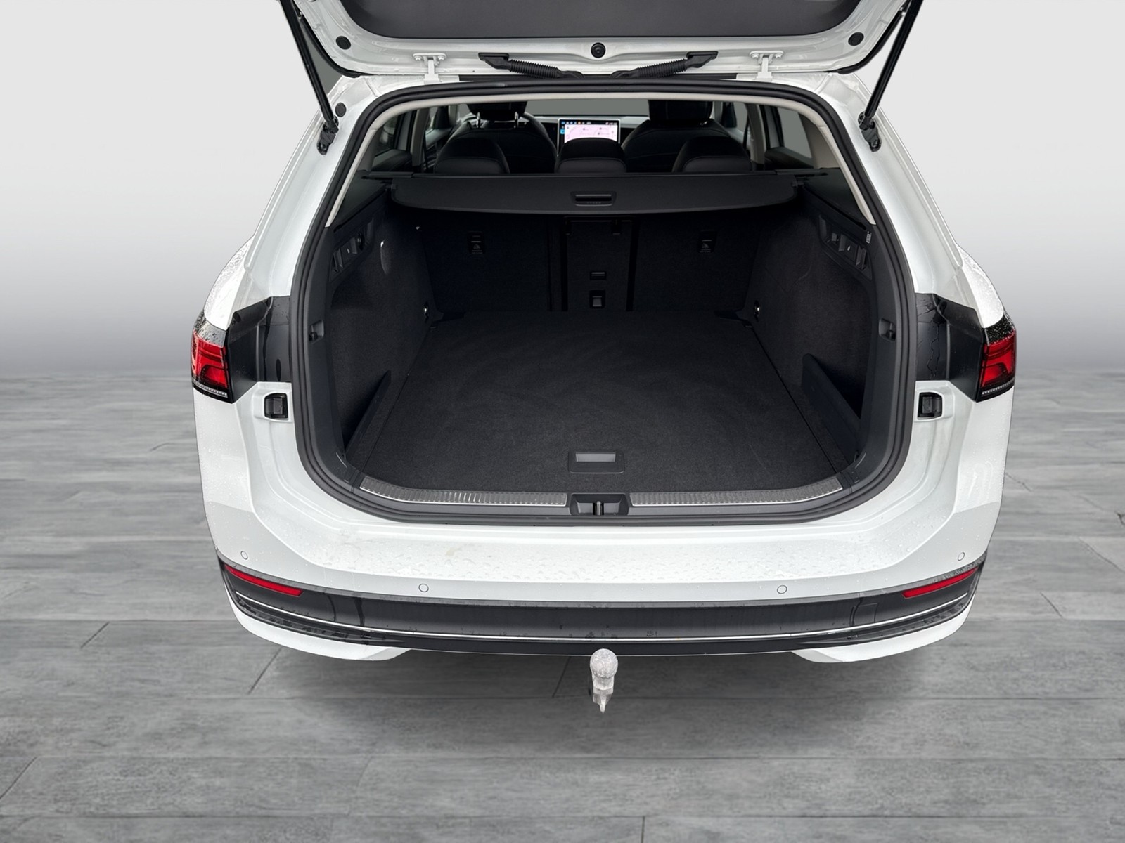Volkswagen Passat Variant 1.5 eTSI BUSINESS AHK 360°CAM ACC