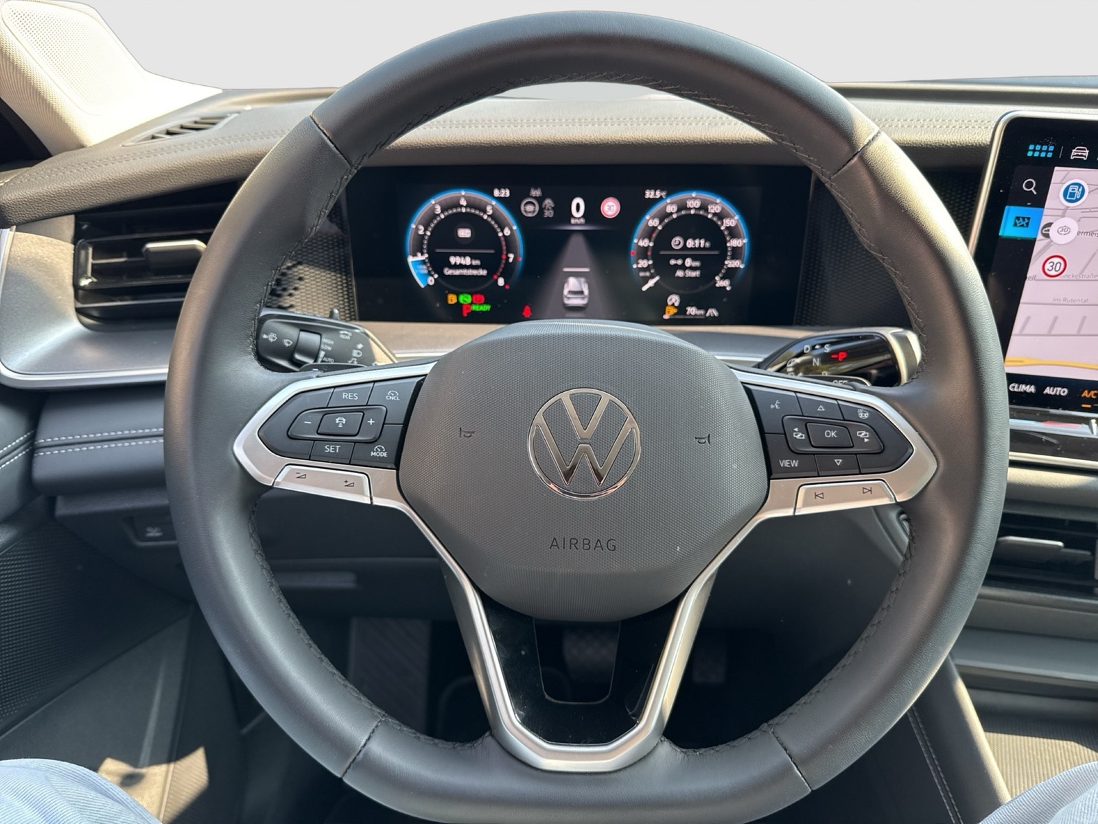 Volkswagen Tayron 1.5 eTSI LIFE 7SITZE AHK 360°CAM ACC LM18