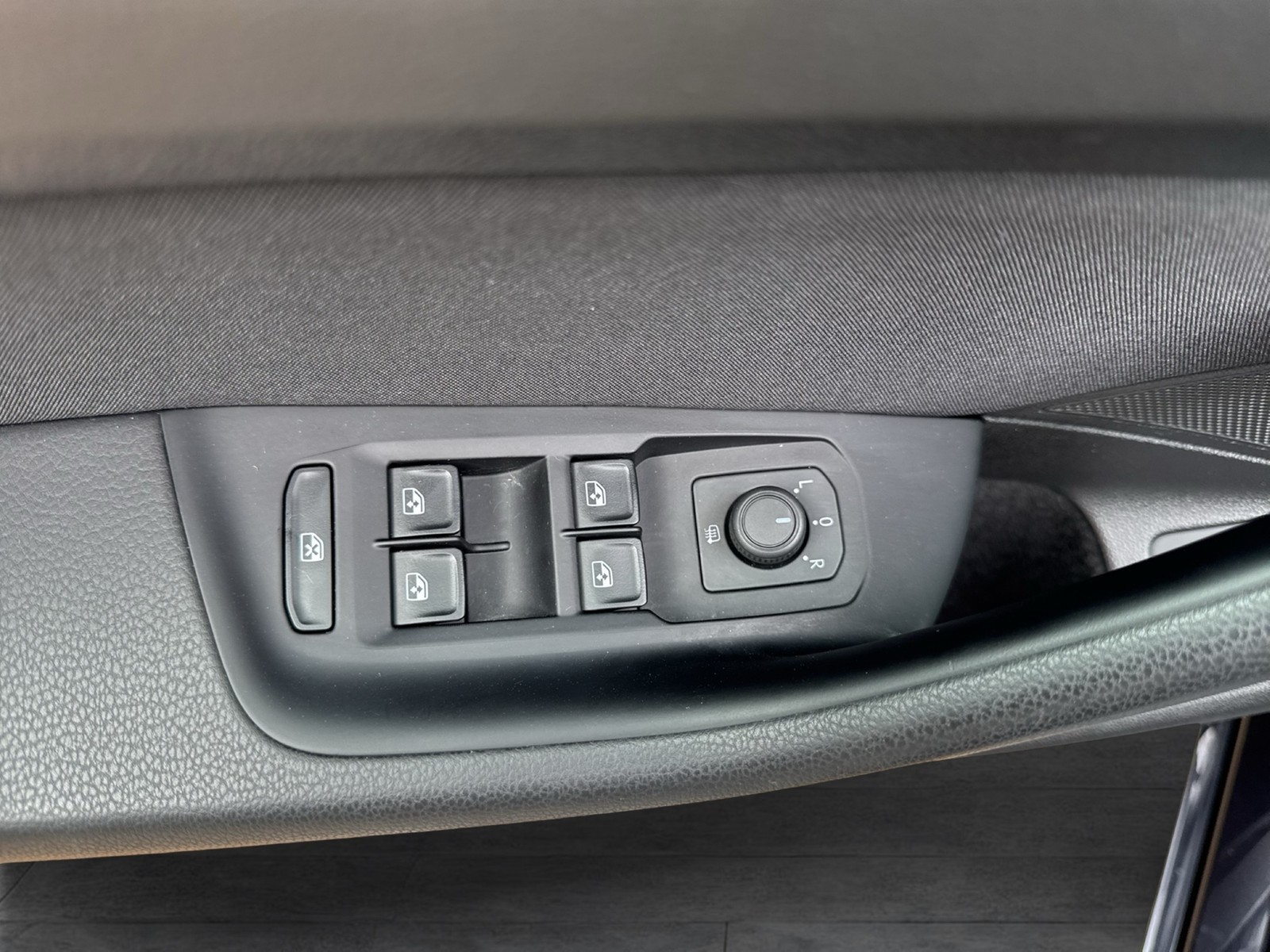 Volkswagen Passat Variant 2.0 BUSINESS CAM ACC NAVI CARPLAY