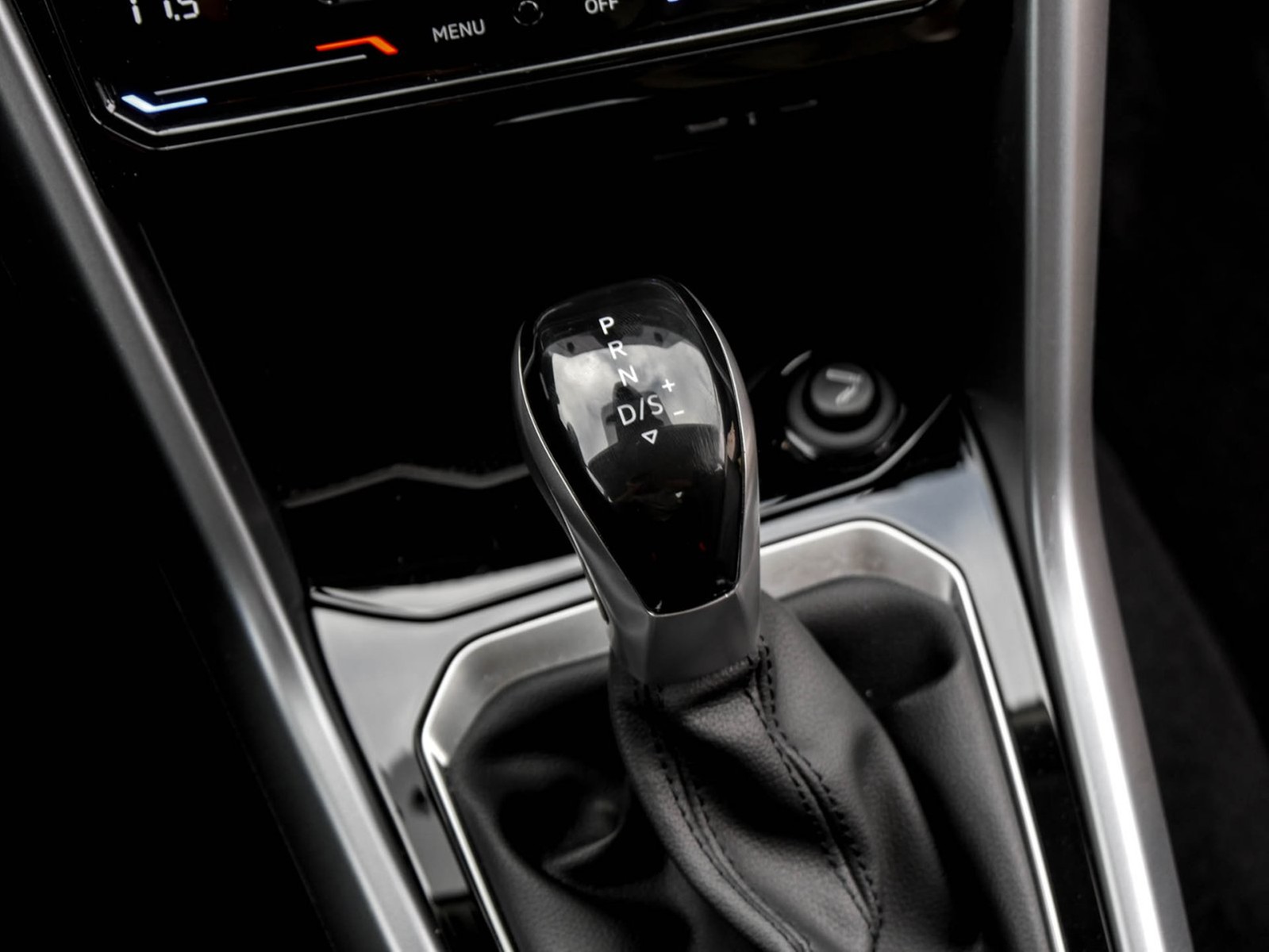 Volkswagen T-Roc 2.0 LIFE STANDHZ. CAM ACC NAVI ALU SITZHZ.