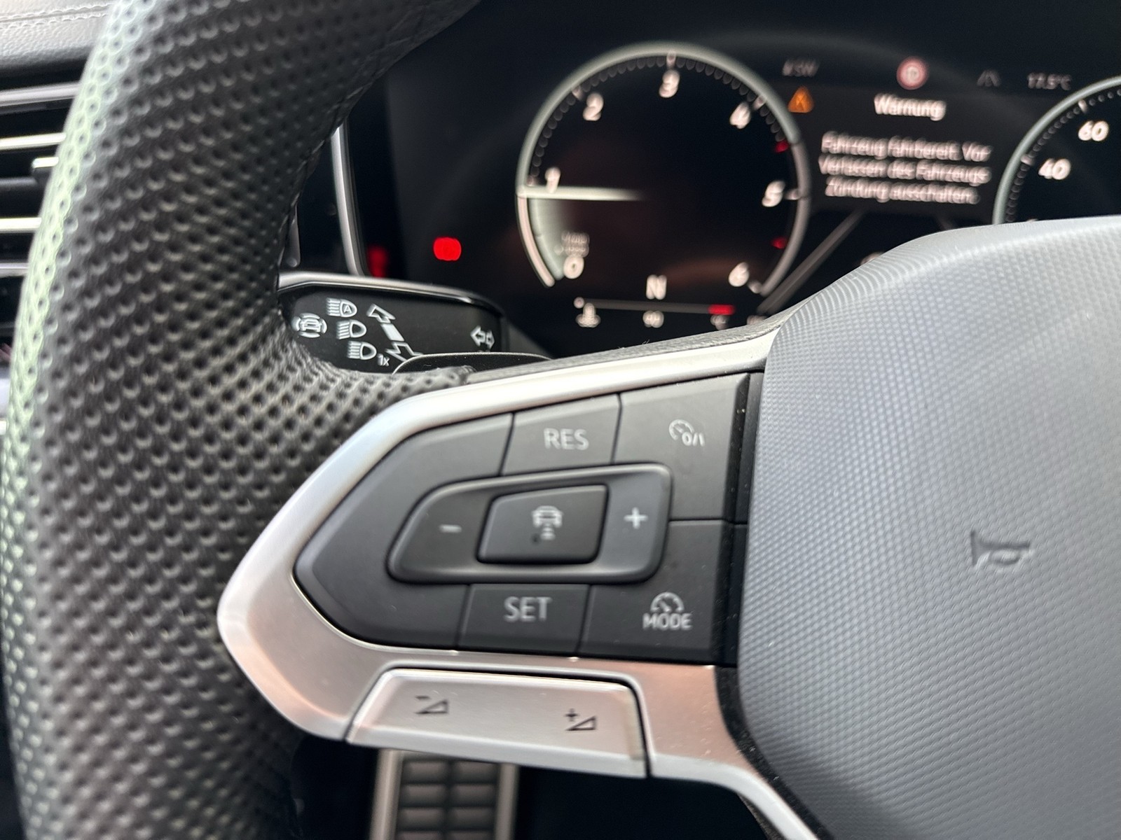 Volkswagen Touareg V6 R-LINE FINAL EDITION STANDHZ. AHK CAM
