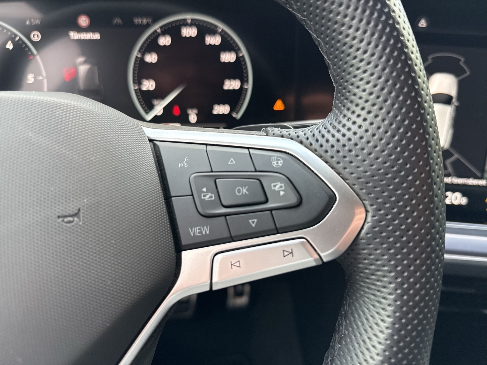 Volkswagen Touareg V6 R-LINE FINAL EDITION STANDHZ. AHK CAM