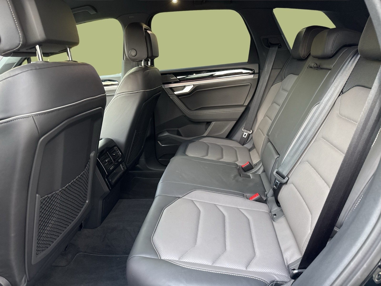 Volkswagen Touareg V6 R-LINE FINAL EDITION STANDHZ. AHK CAM