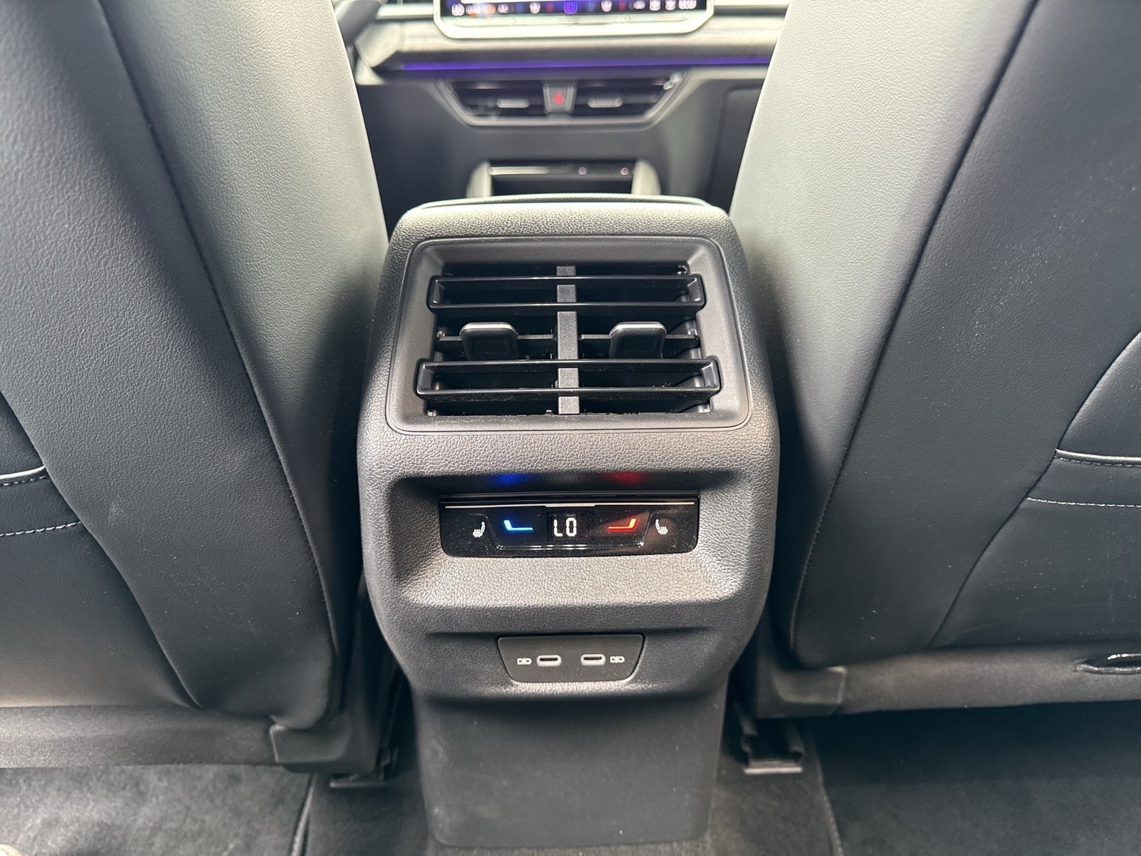 Volkswagen Tayron 1.5 HYBRID R-LINE BLACKSTYLE 360°CAM LM19