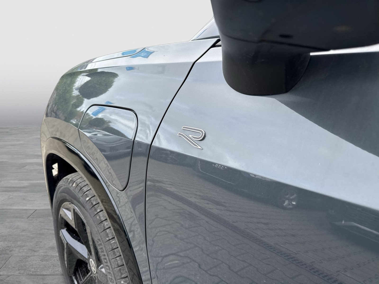Volkswagen Tayron 1.5 HYBRID R-LINE BLACKSTYLE 360°CAM LM19