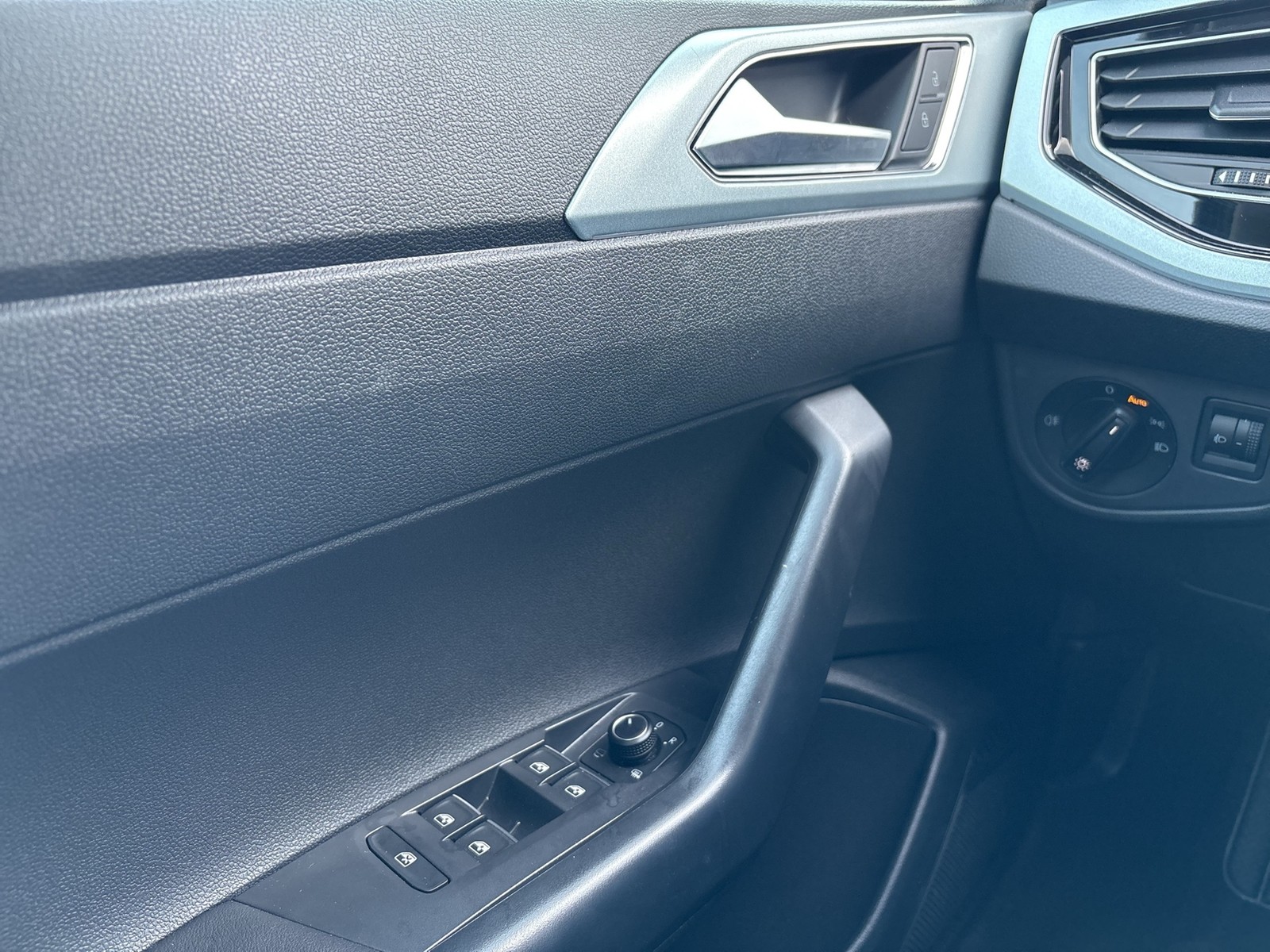 Volkswagen Taigo 1.5 GOAL CAM ACC LM17 NAVI CARPLAY SITZHZ.