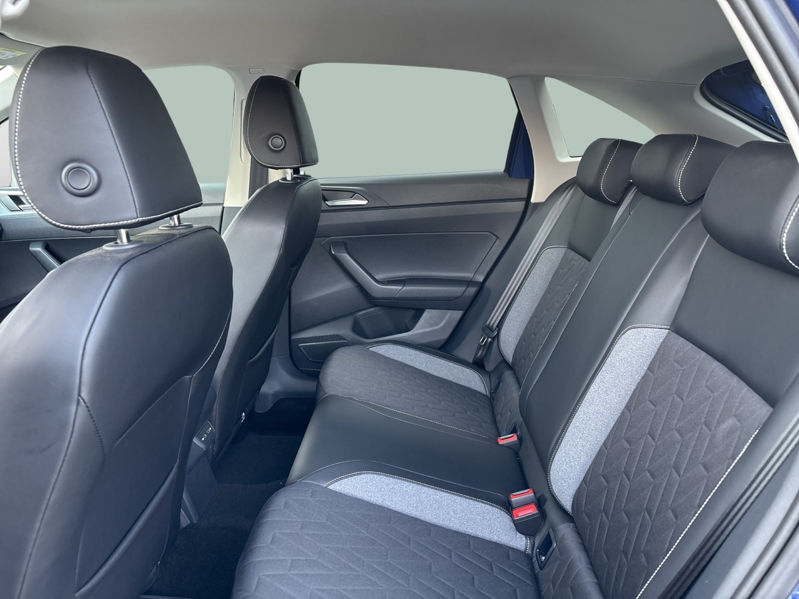 Volkswagen Taigo 1.5 GOAL CAM ACC LM17 NAVI CARPLAY SITZHZ.