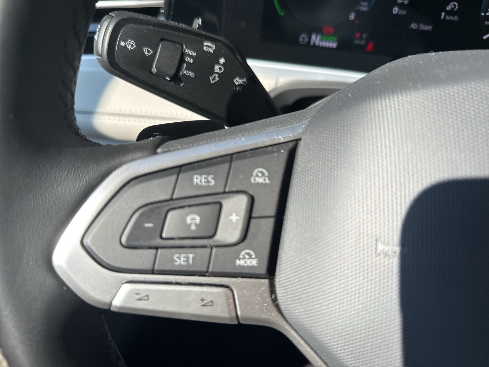 Volkswagen Passat Variant 1.5 HYBRID ELEGANCE AHK 360°CAM