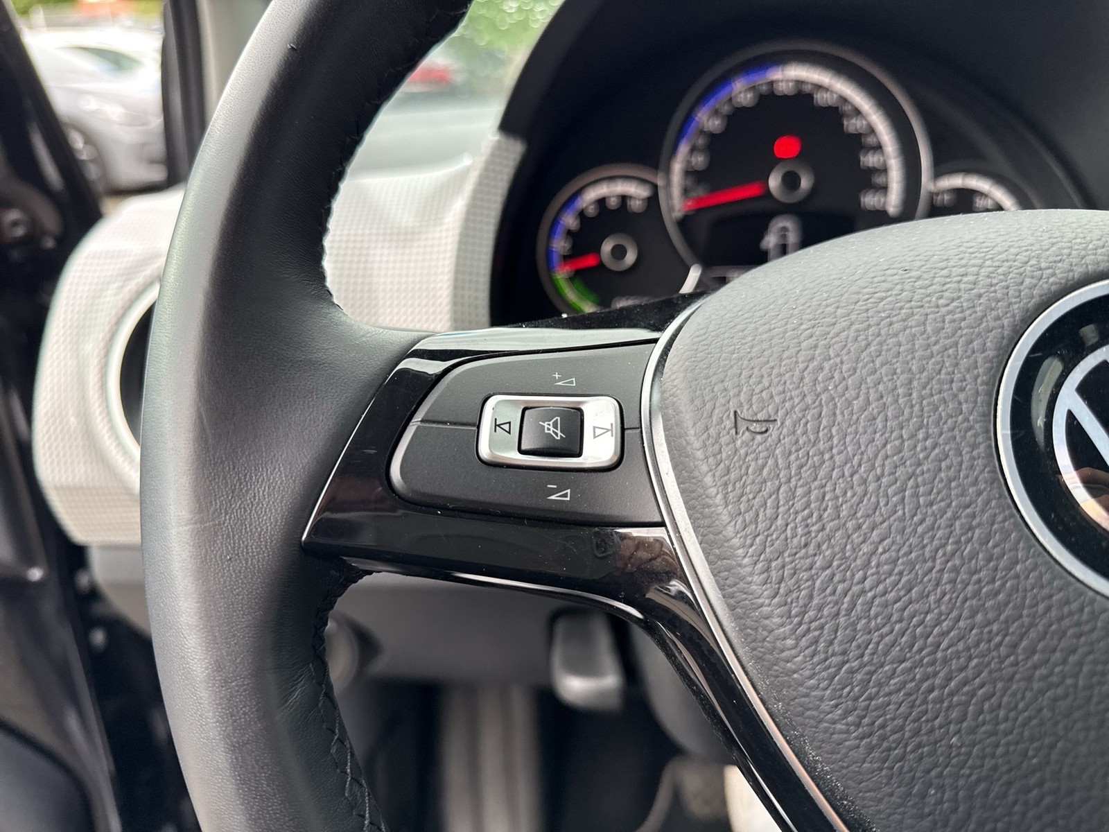 Volkswagen e-up! STYLE PLUS 4TÜREN ALU SITZHZ KLIMAAUTOMAT.