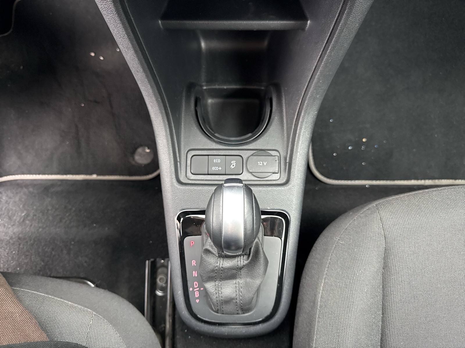 Volkswagen e-up! STYLE PLUS 4TÜREN ALU SITZHZ KLIMAAUTOMAT.