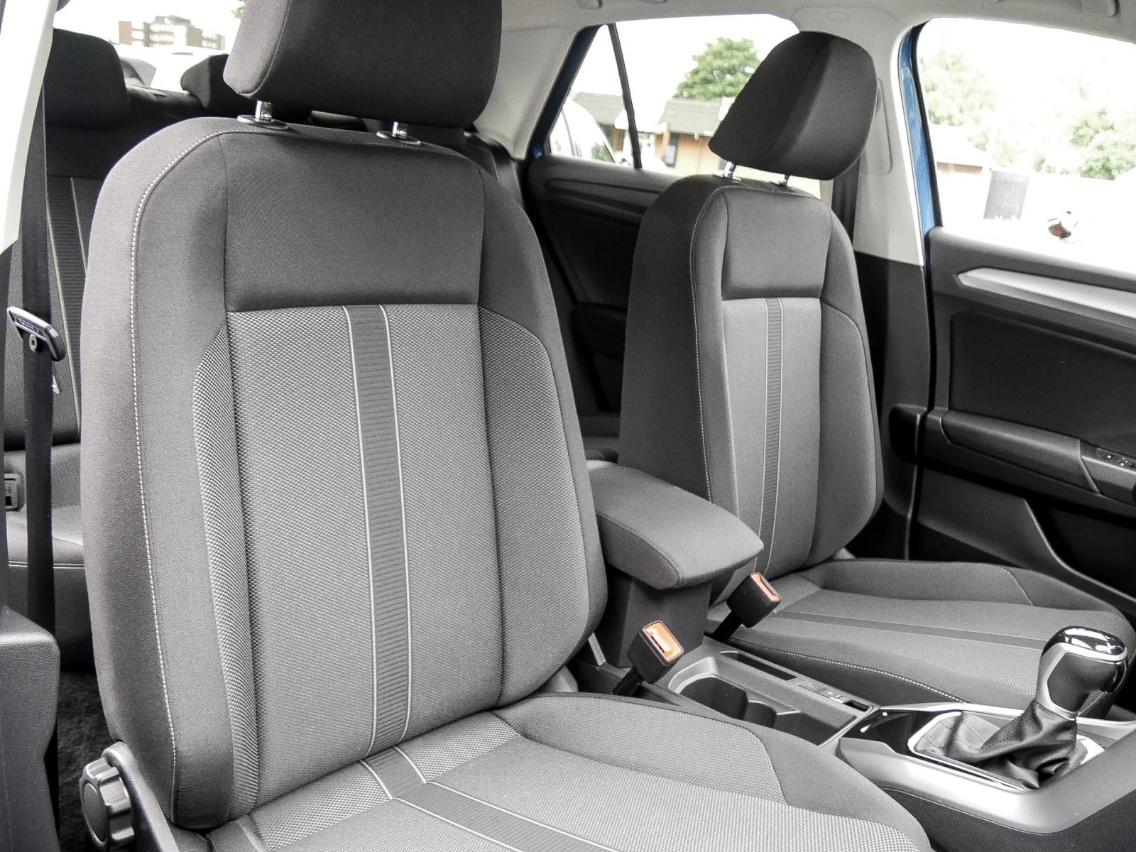 Volkswagen T-Roc 2.0 LIFE STANDHEIZUNG NAVI ALU SITZHEIZUNG