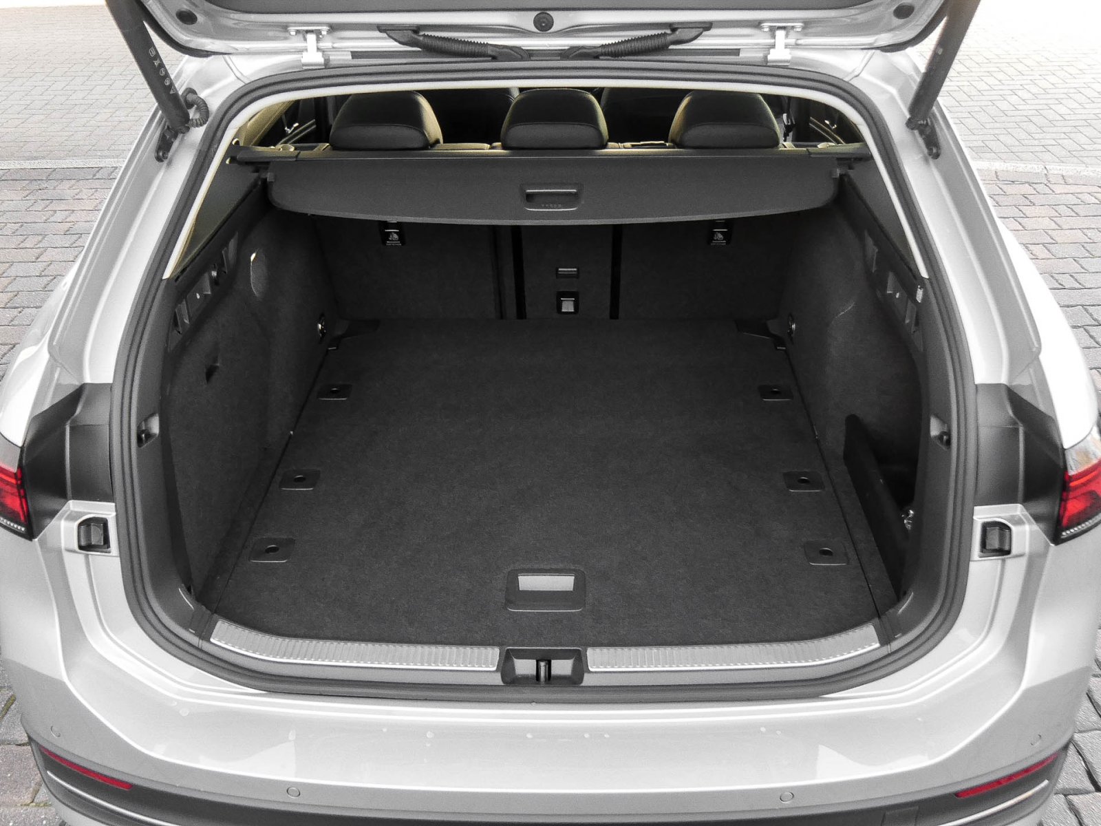 Volkswagen Passat Variant 2.0 BUSINESS NEUESMODELL PANO ACC