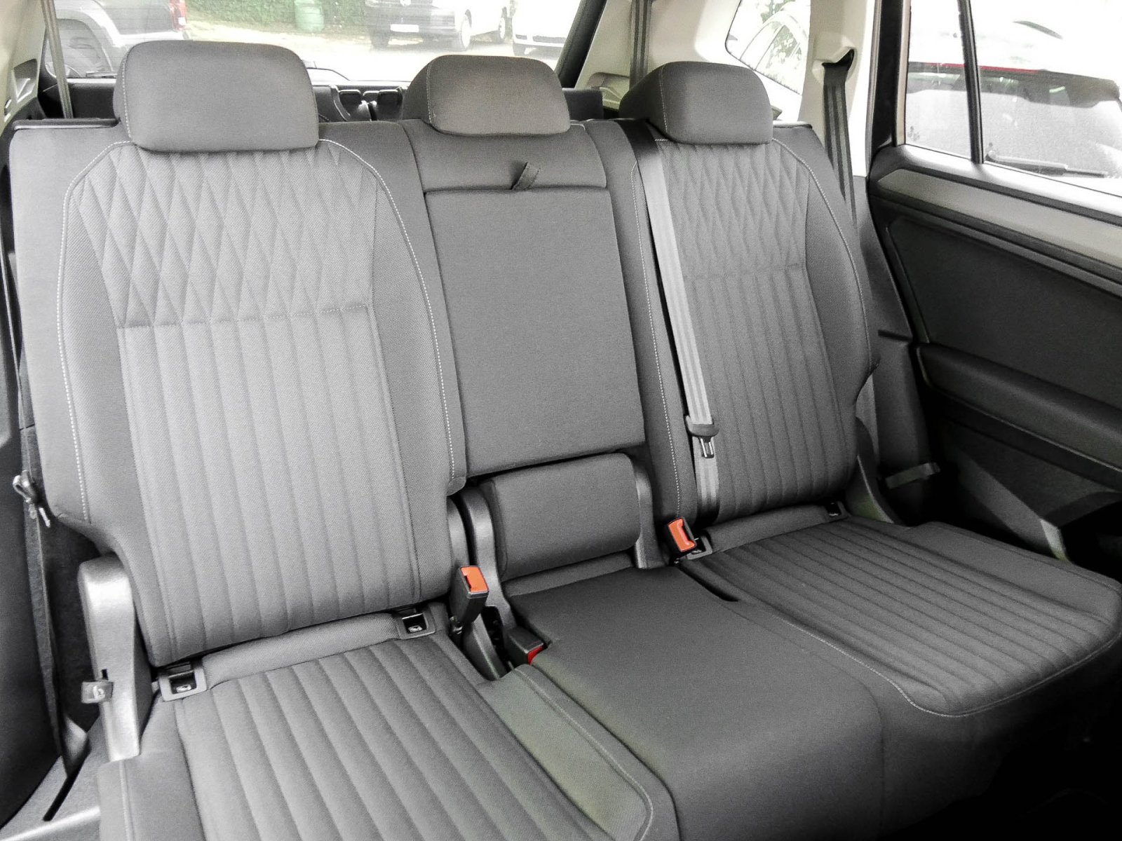 Volkswagen Tiguan Allspace 1.5 LIFE 7SITZE AHK LM18 NAVI