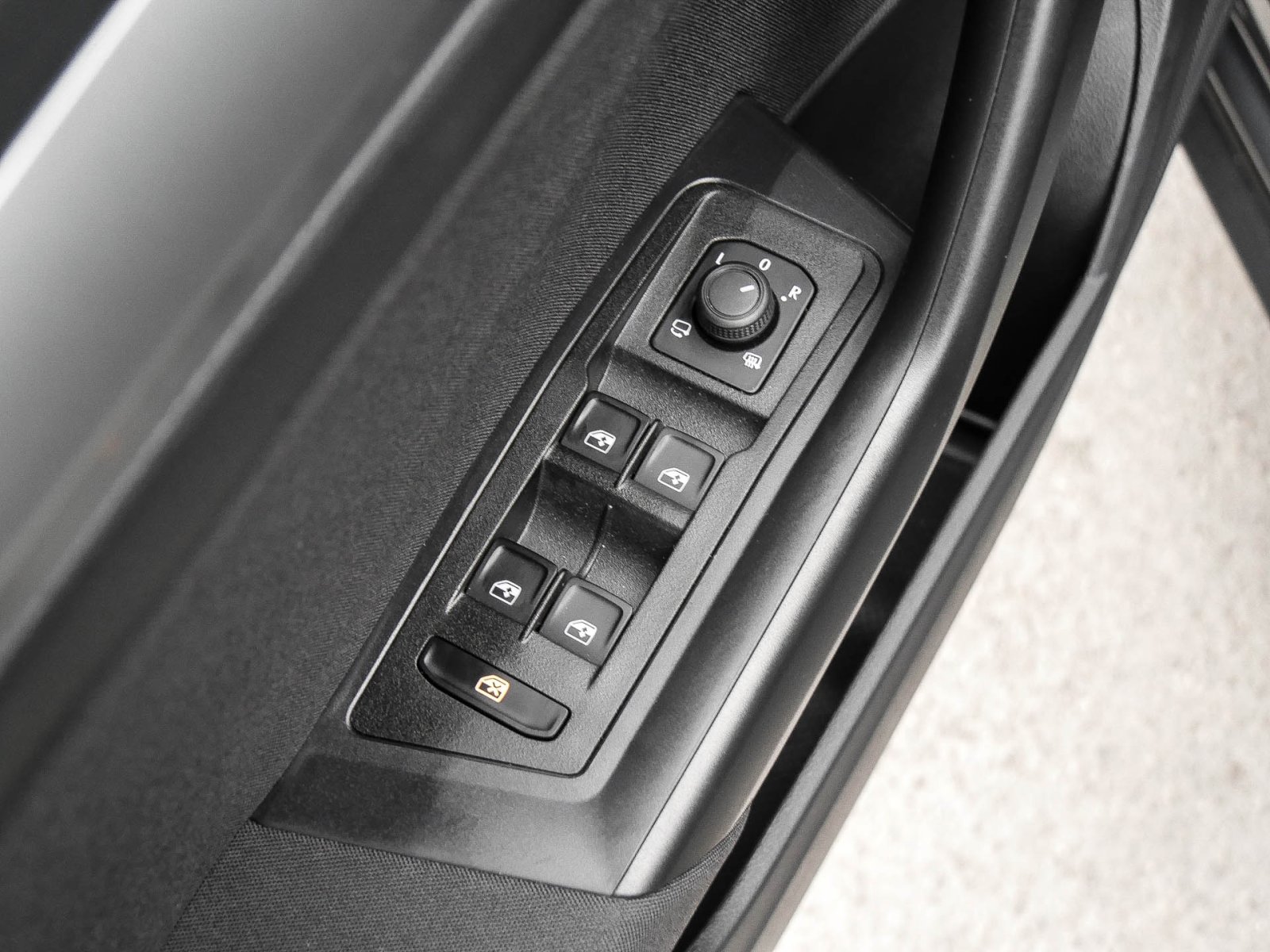Volkswagen T-Roc 2.0 LIFE ALU NAVI SITZHEIZUNG LED DAB+