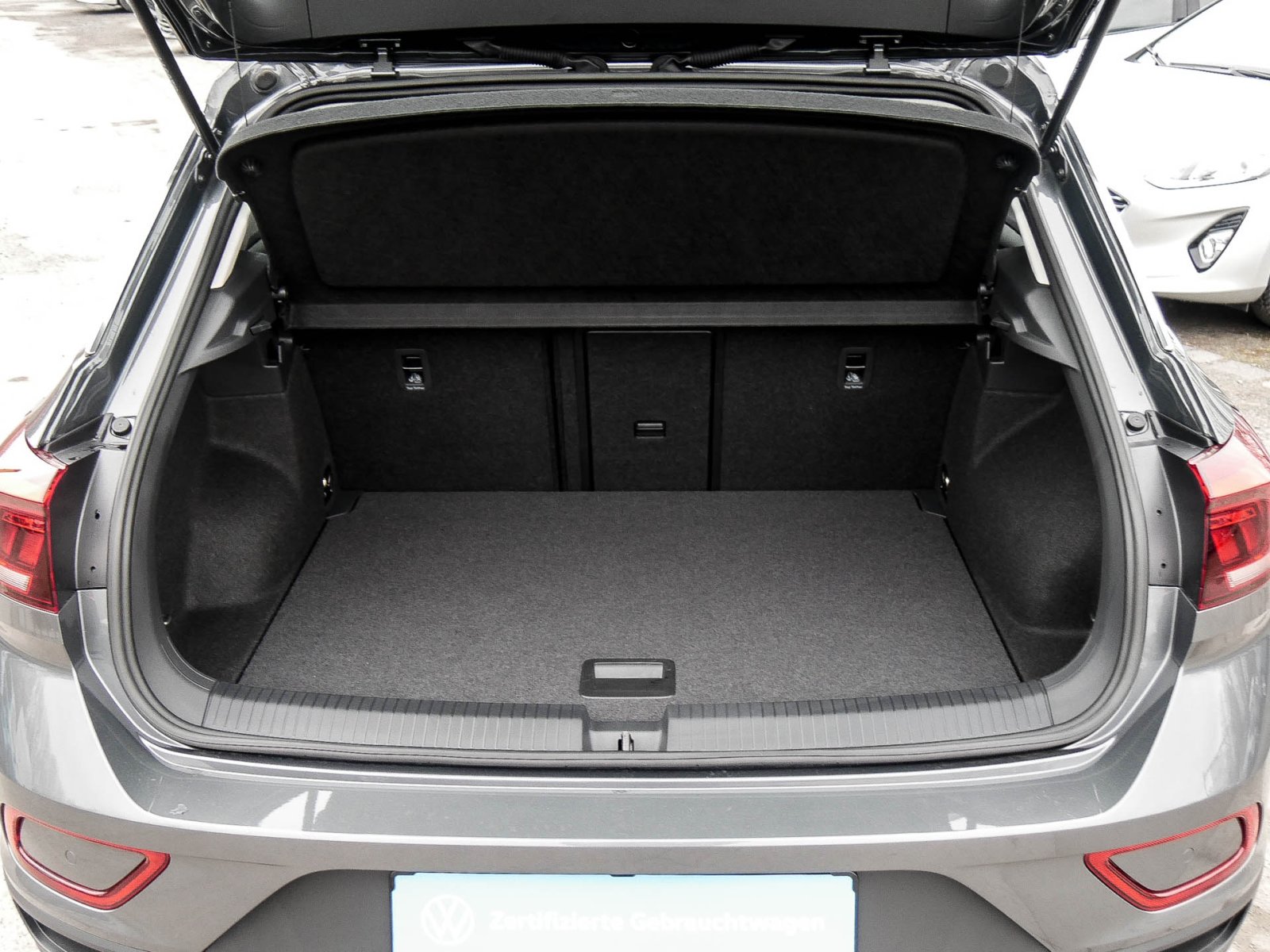 Volkswagen T-Roc 2.0 LIFE ALU NAVI SITZHEIZUNG LED DAB+