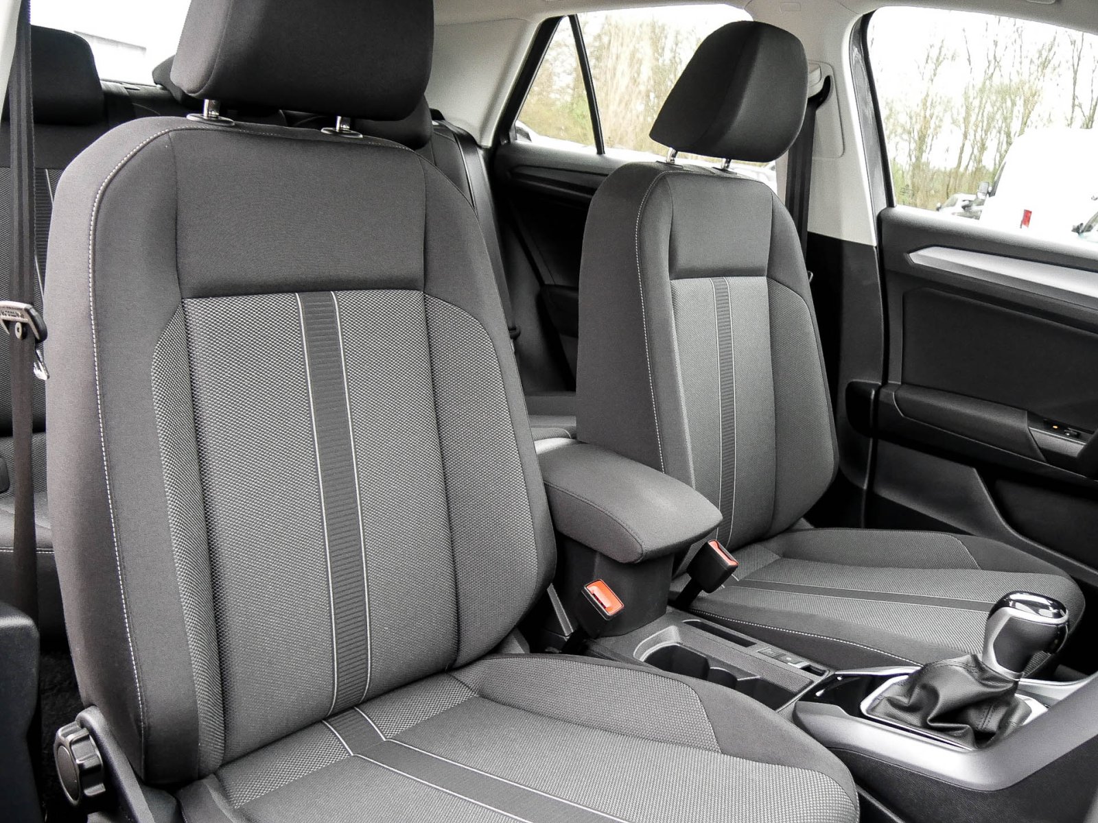 Volkswagen T-Roc 2.0 LIFE ALU NAVI SITZHEIZUNG LED DAB+