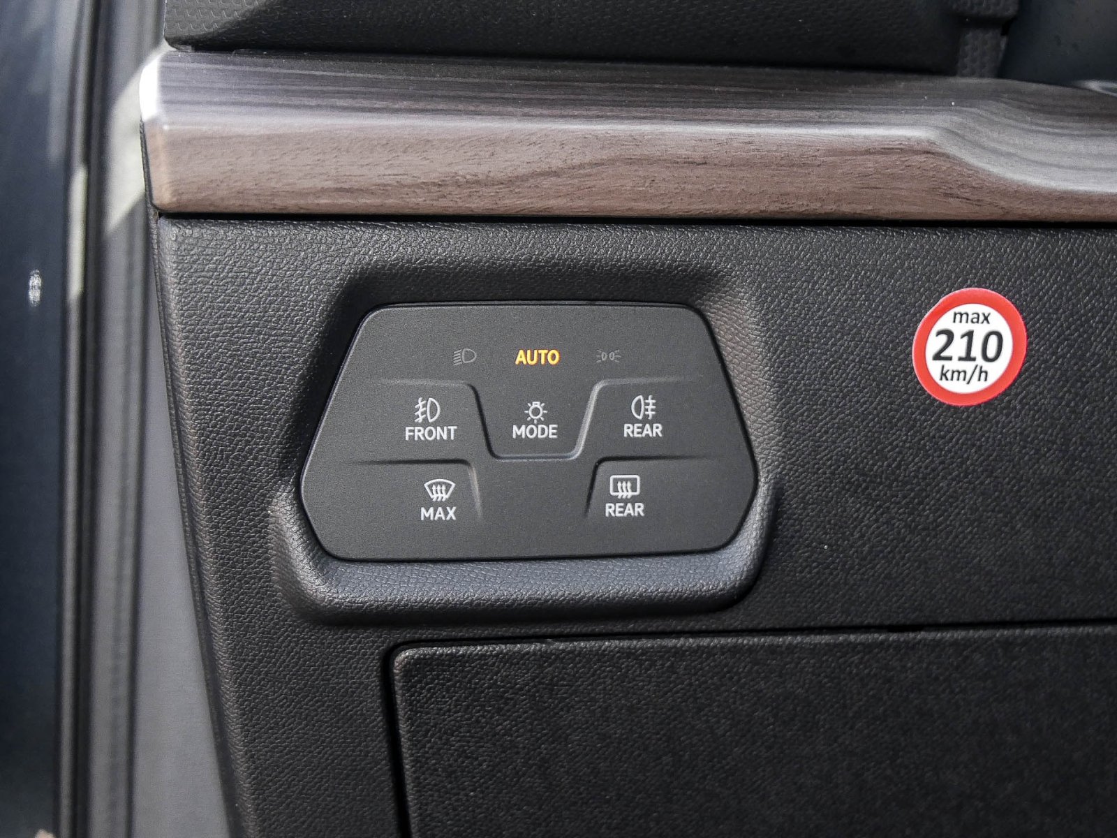 Seat Leon ST 1.4 HYBRID XCELLENCE CAM ACC ALU NAVI