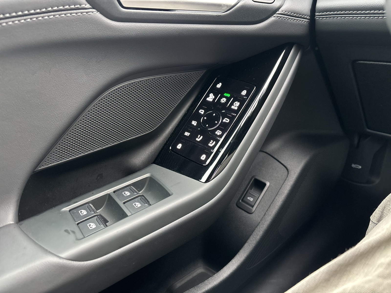 Audi A6 e-tron Avant performance S LINE AHK ACC LM21