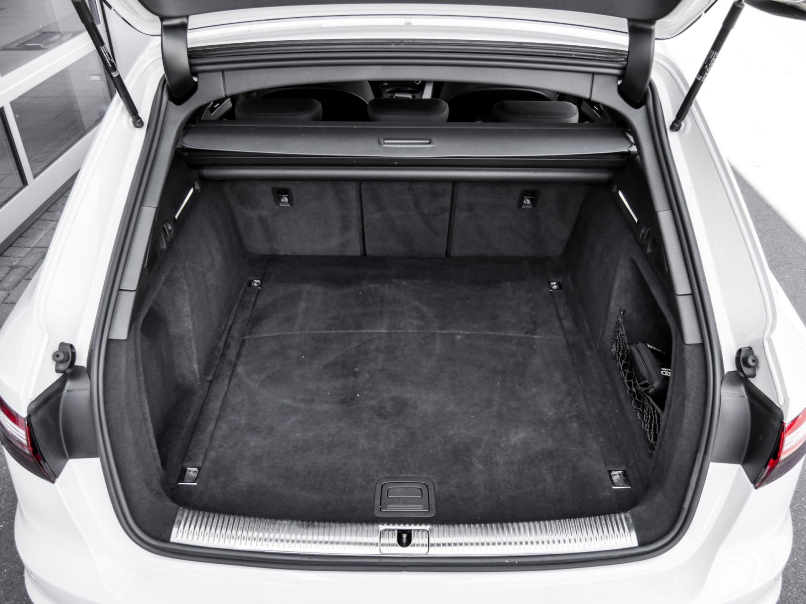 Audi A4 Avant 35 advanced BLACKPAK ACC E-KLAPPE NAVI+