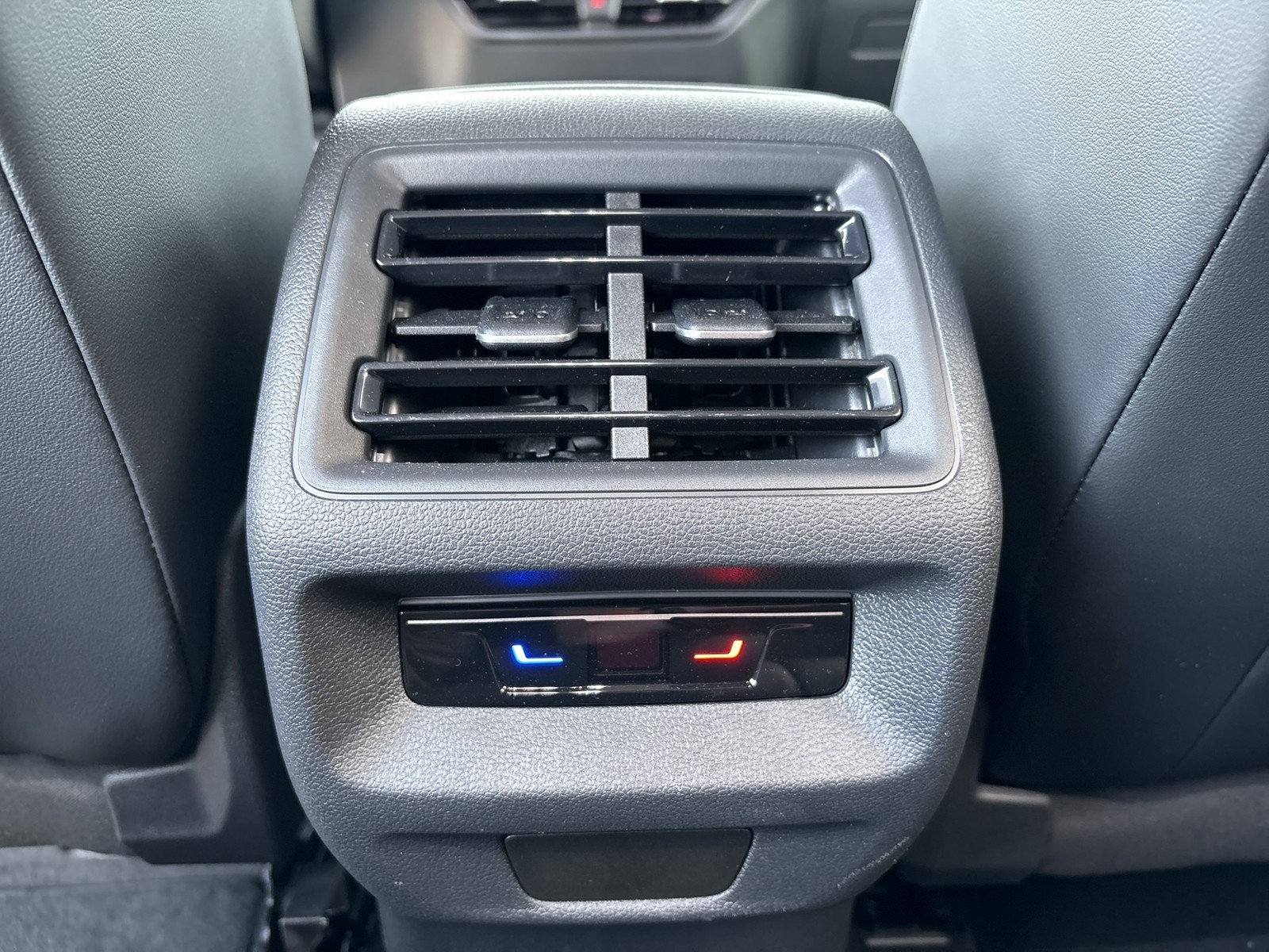 Volkswagen Tayron 1.5 HYBRID ELEGANCE AHK CAM ACC LM18 LED+