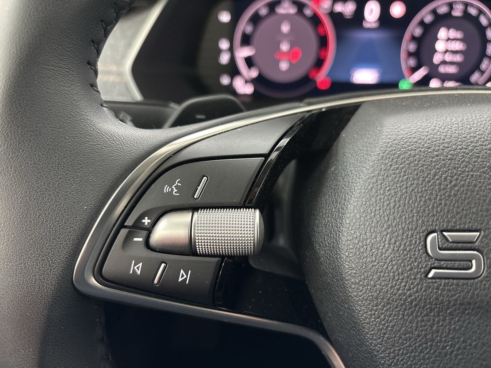 Skoda Octavia Combi 2.0 SELECTION AHK CAM ACC NAVI