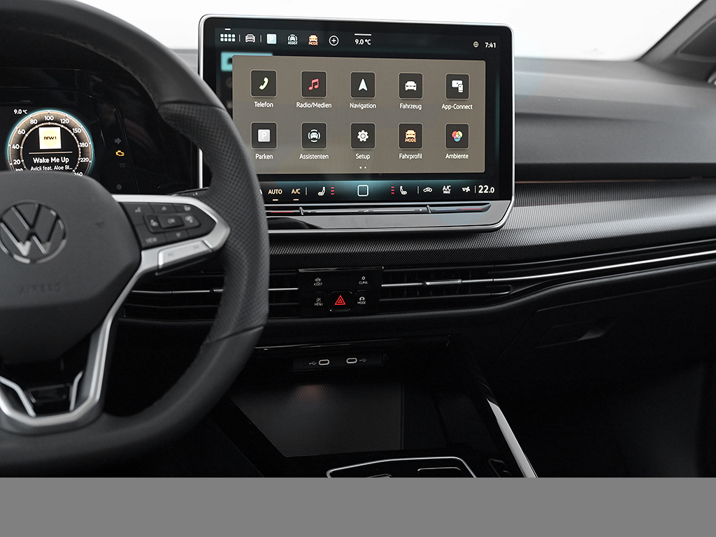 Volkswagen Golf Variant VIII 2.0 R-LINE BLACK STYLE PANO CAM ACC LM18