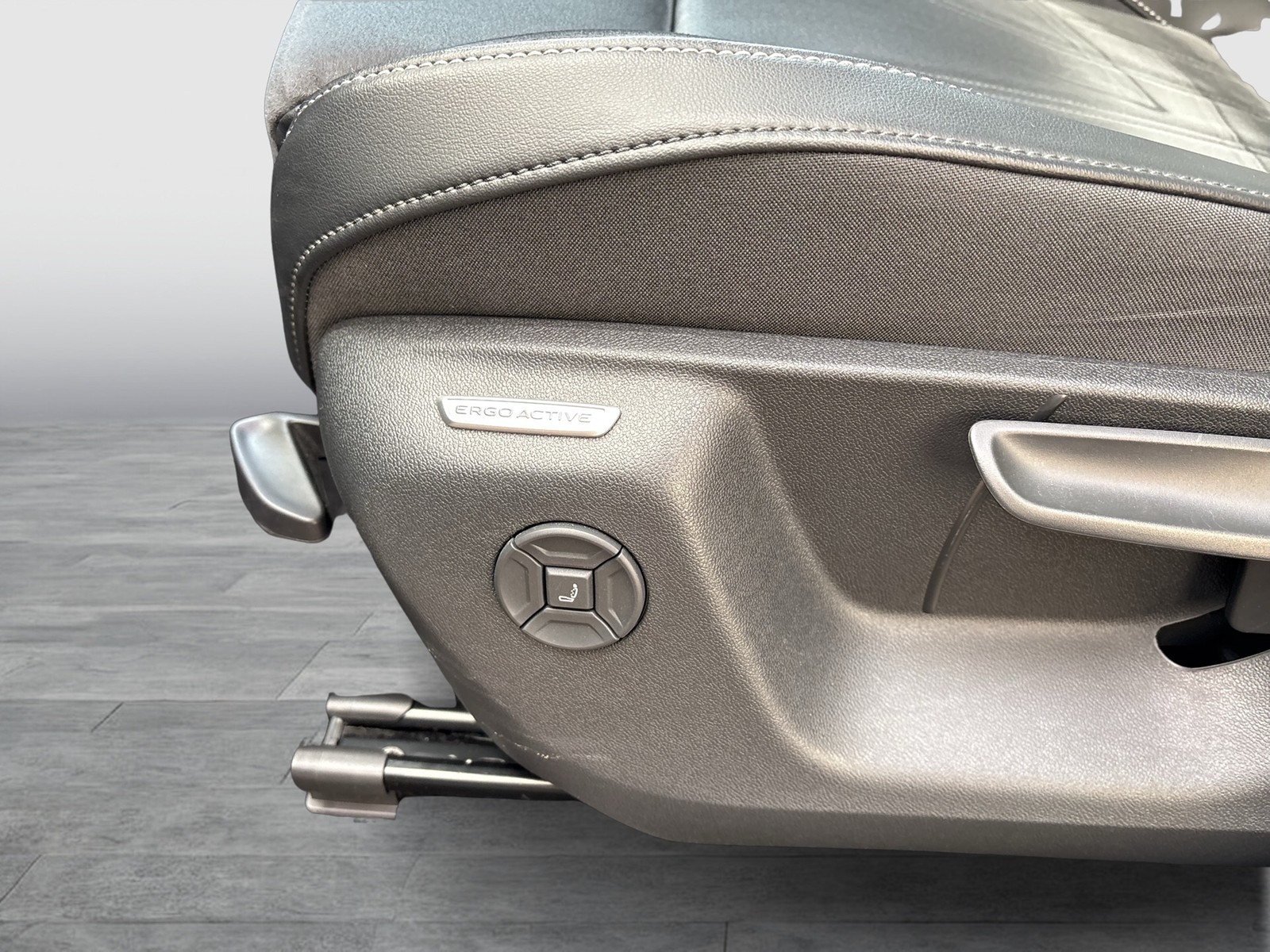 Volkswagen Tiguan 1.5 HYBRID ELEGANCE NEUES MODELL AHK CAM