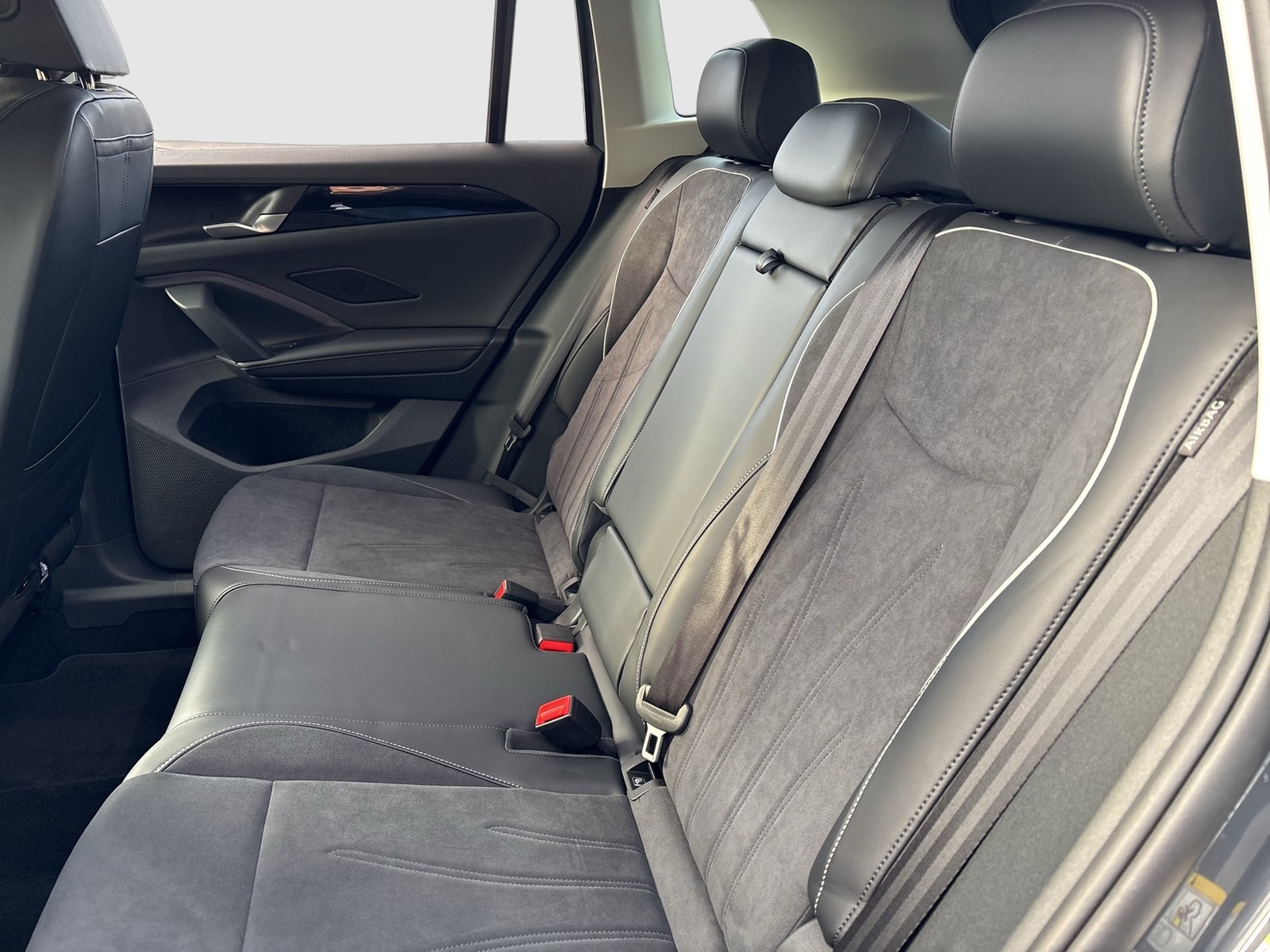 Volkswagen Tiguan 1.5 HYBRID ELEGANCE NEUES MODELL AHK CAM