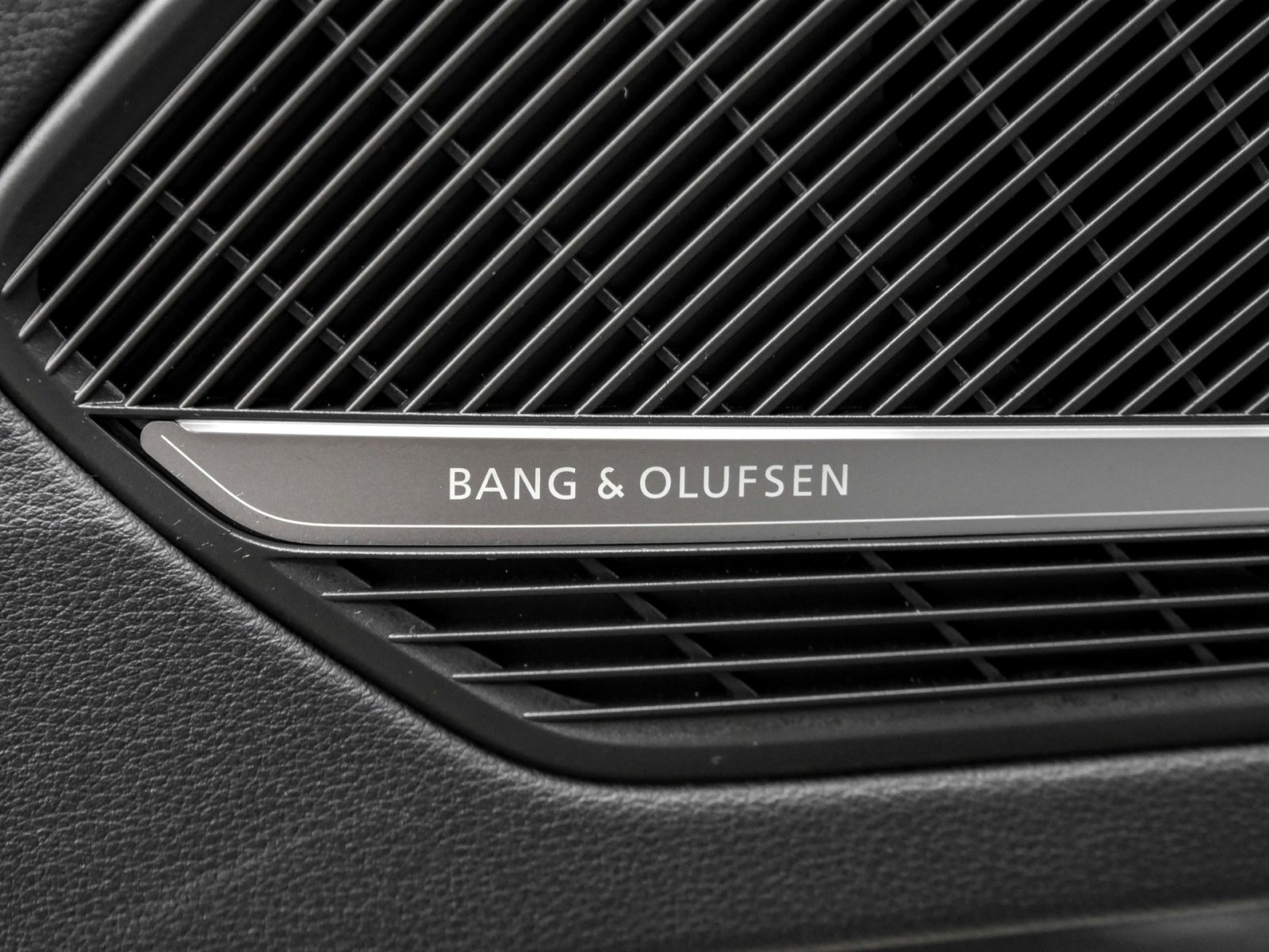 Audi A4 Avant 40 TDI quattro S tronic S Line Standheizung+AHK+Pano+B&O+2xSline+