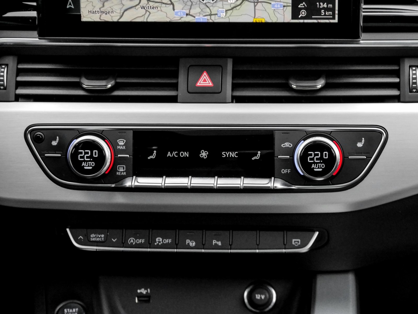 Audi A4 Avant 40 TDI quattro S tronic S Line Standheizung+AHK+Pano+B&O+2xSline+