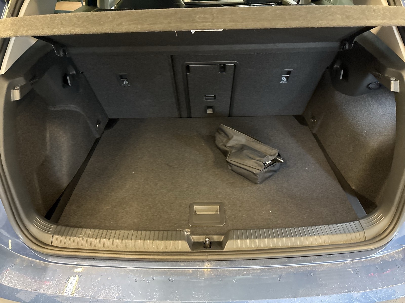 Volkswagen Golf VIII 1.5 eTSI ENERGY CAM ACC NAVI CARPLAY