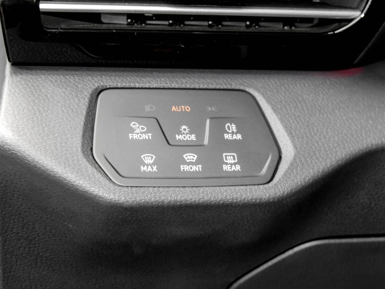 Volkswagen ID.5 GTX 4X4 WÄRMEPUMPE AHK CAM ACC LM20 NAVI