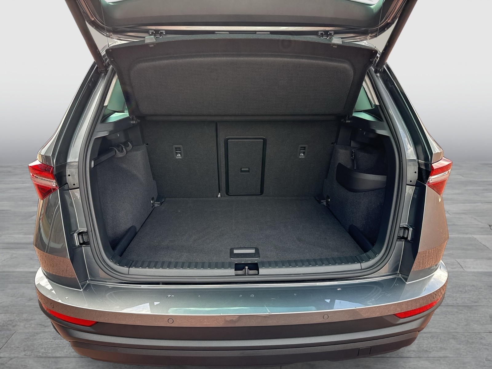 Skoda Karoq 2.0 TOUR AHK 360°CAM MATRIX E-KLAPPE NAVI