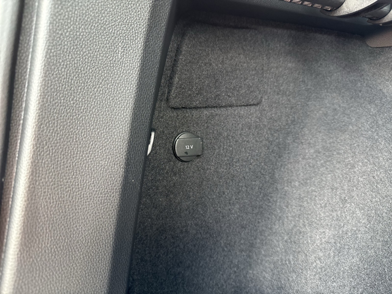 Skoda Karoq 2.0 TOUR AHK 360°CAM MATRIX E-KLAPPE NAVI