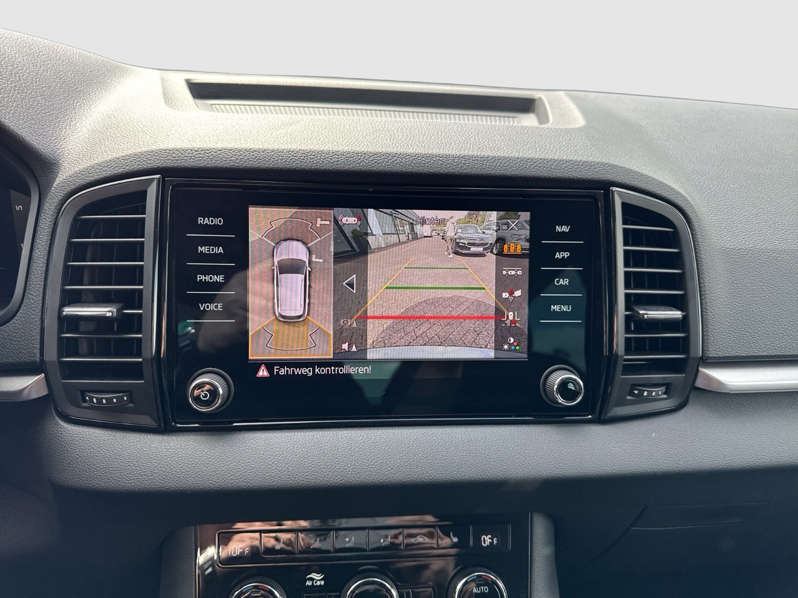 Skoda Karoq 2.0 TOUR AHK 360°CAM MATRIX E-KLAPPE NAVI