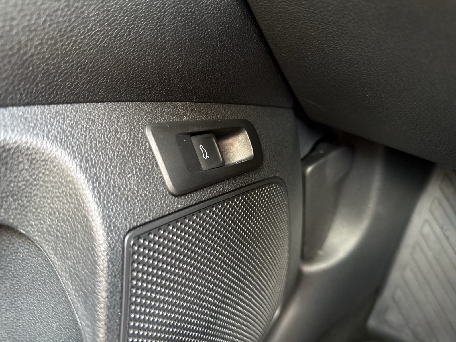 Skoda Karoq 2.0 TOUR AHK 360°CAM MATRIX E-KLAPPE NAVI