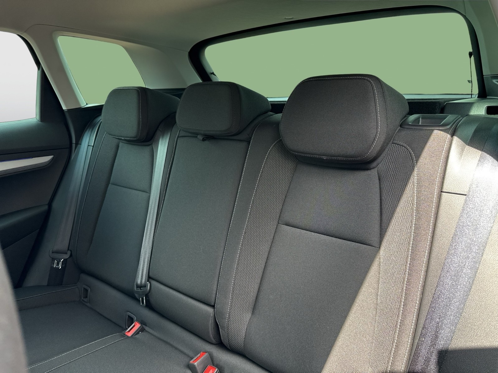 Skoda Karoq 2.0 TOUR AHK 360°CAM MATRIX E-KLAPPE NAVI