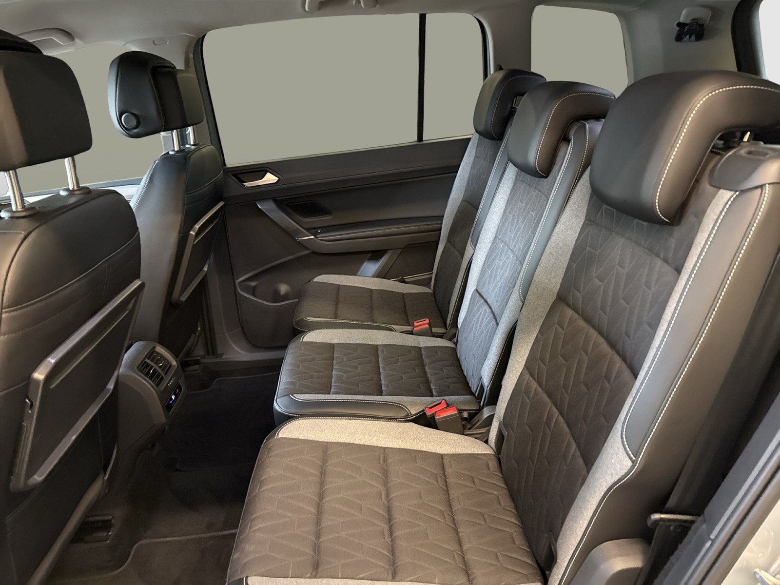 Volkswagen Touran 2.0 GOAL 7SITZE ACC CARPLAY ALU SITZHEIZ.