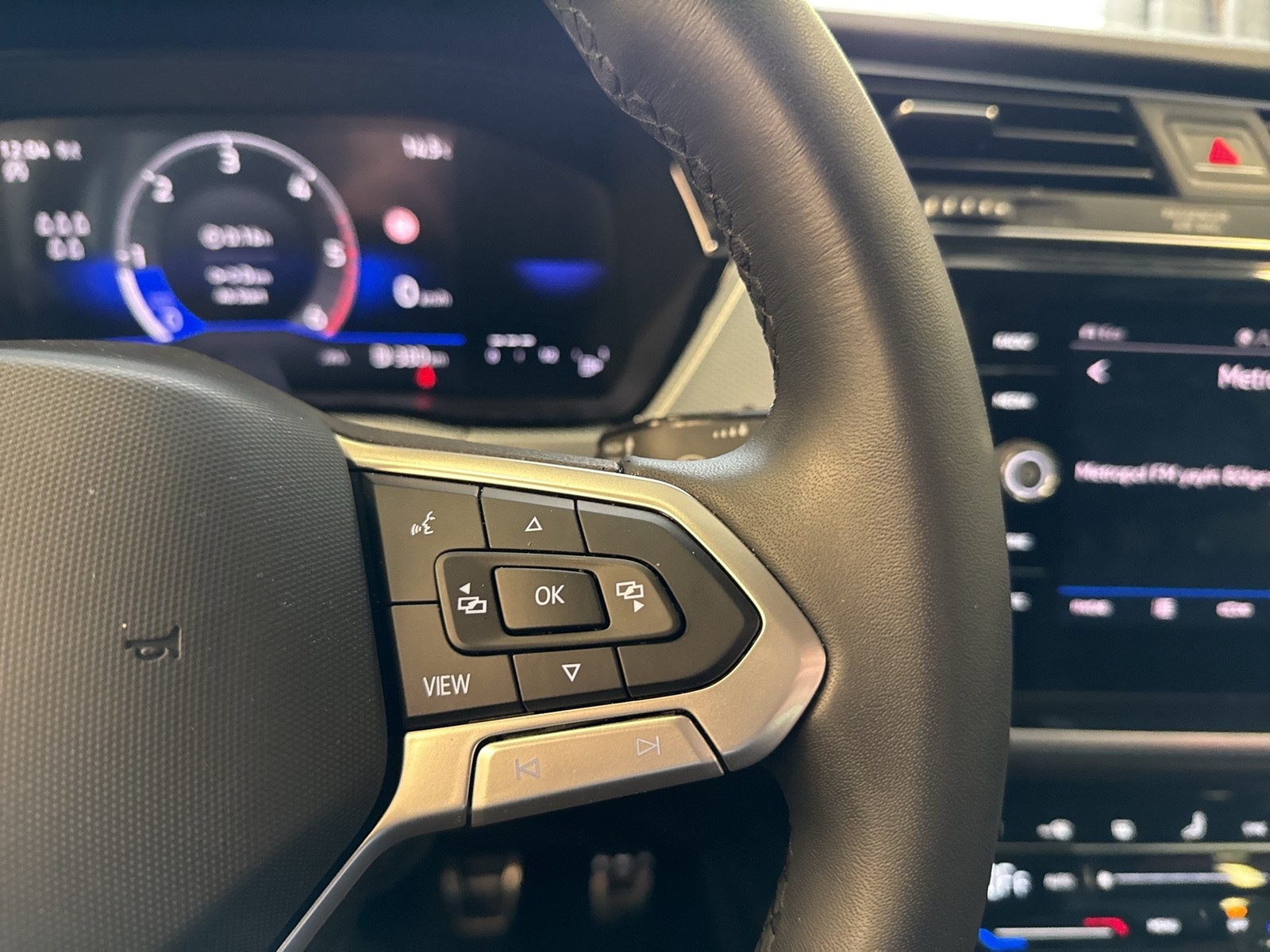 Volkswagen Touran 2.0 GOAL 7SITZE ACC CARPLAY ALU SITZHEIZ.