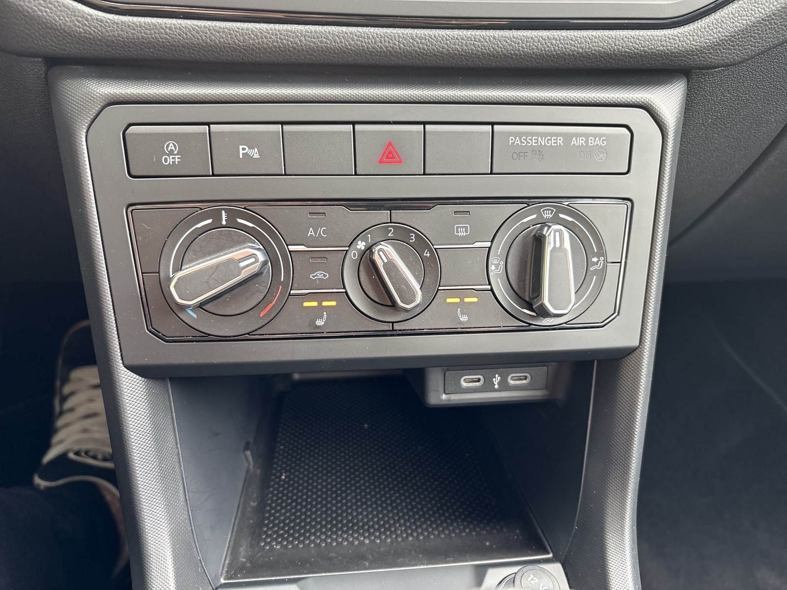 Volkswagen T-Cross 1.0 CARPLAY SITZHEIZUNG LED EINPARKHILFE