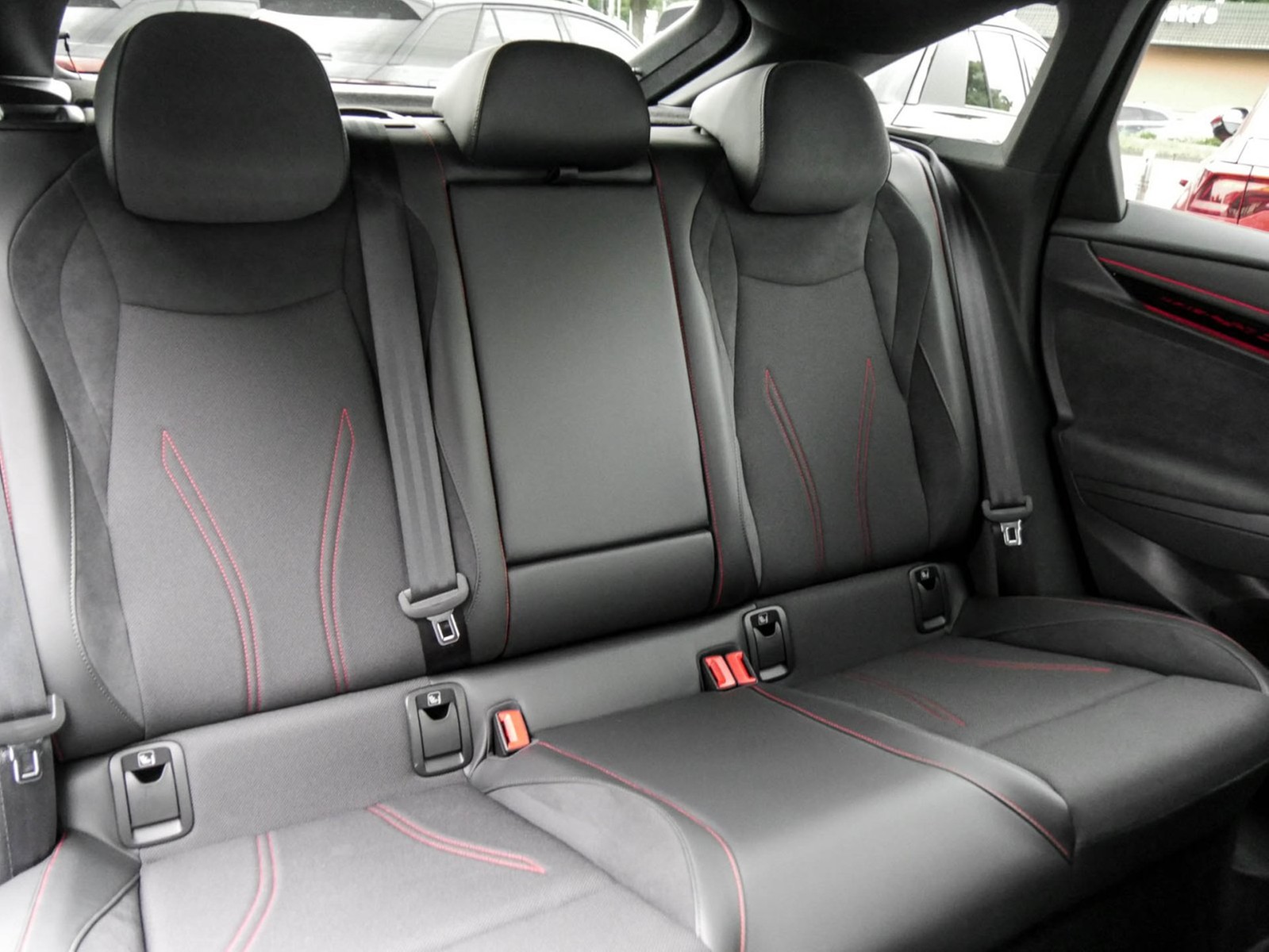 Volkswagen ID.7 Tourer GTX 4X4 WÄRMEPUMPE AHK 360°CAM LM20