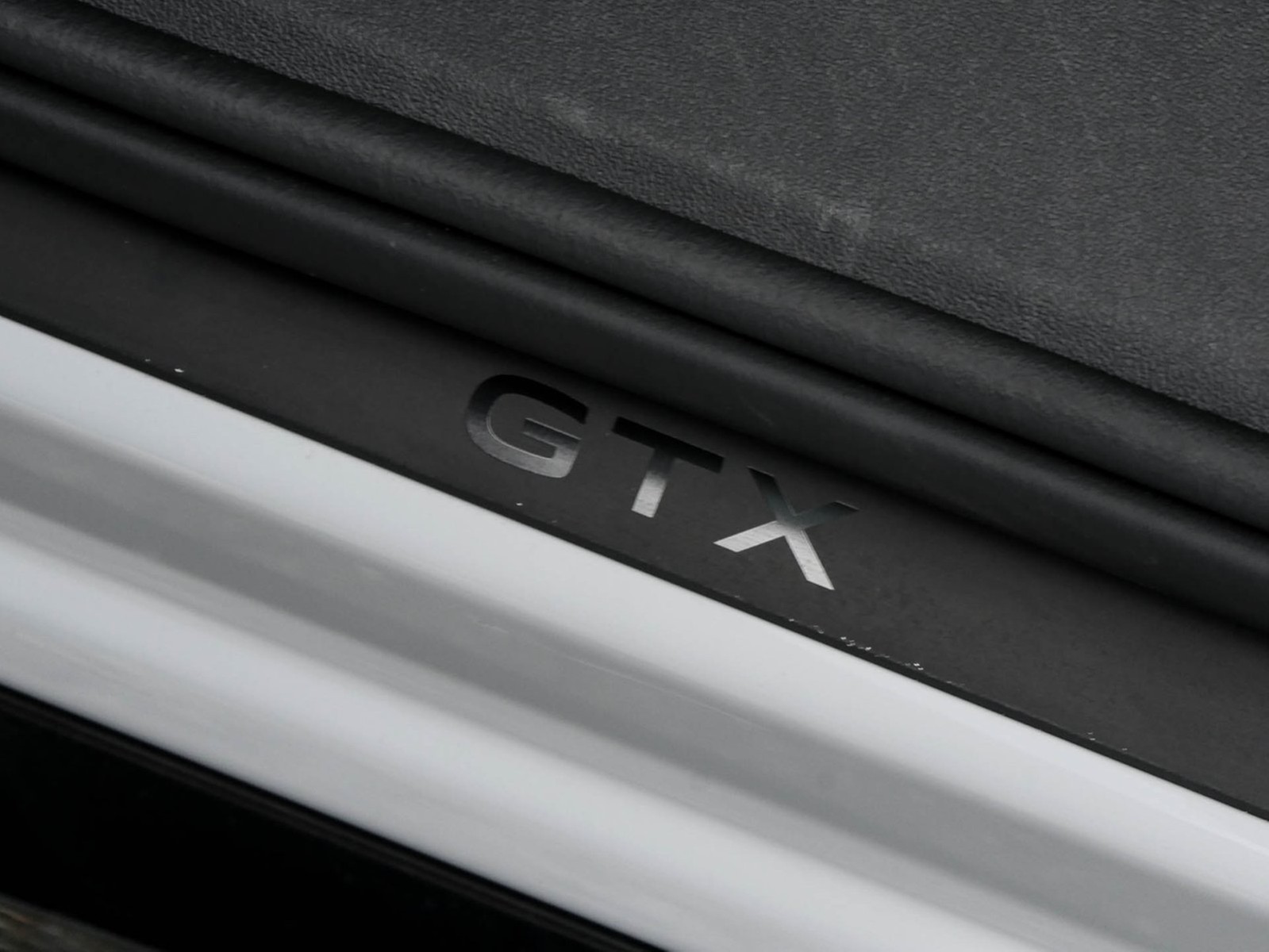 Volkswagen ID.7 Tourer GTX 4X4 WÄRMEPUMPE AHK 360°CAM LM20