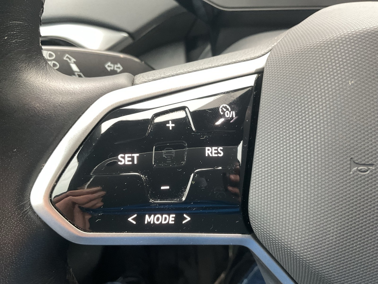 Volkswagen ID.4 Pure Performance ACC LM19 NAVI SITZHEIZUNG