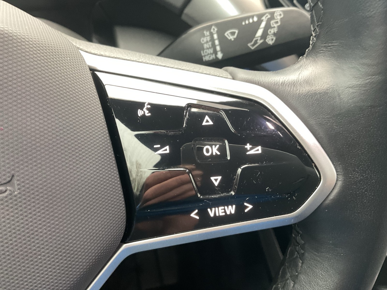 Volkswagen ID.4 Pure Performance ACC LM19 NAVI SITZHEIZUNG